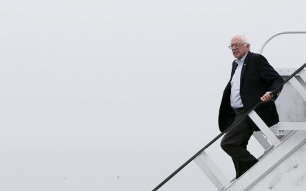 Sanders surges in West Virginia, as one-time favorite Clinton falters