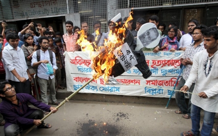 Hundreds attend Bangladesh rally in defiance of attacks on secularists