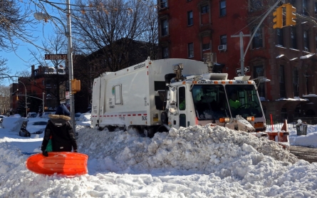 Paralyzing blizzard over, cleanup begins on East Coast