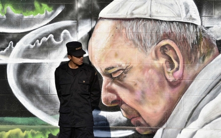 In violent suburb called 'Saint Death', Pope criticizes Mexico´s rich