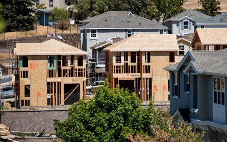 Building boom amid disaster: New housing springs up during Calif. drought