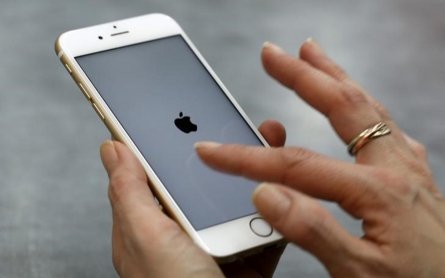 Legal fight over encrypted iPhone ignites privacy debate