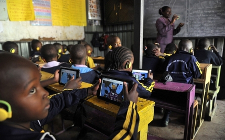 Survey: 54 percent in developing world use Internet