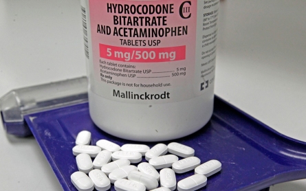 FDA recommends tightening access to hydrocodone painkillers