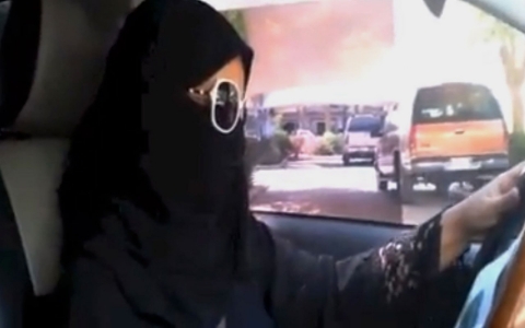 Thumbnail image for Saudi women defy authorities on driving ban