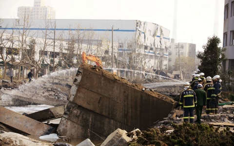 Thumbnail image for Sinopec oil pipeline blast kills 22 in eastern China, state media says