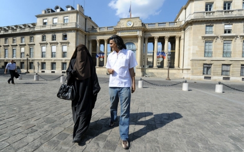 Thumbnail image for France defends full-face veil ban at European human rights court