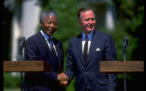 Mandela, George H.W. Bush, 1990, Winnie, freedom tour