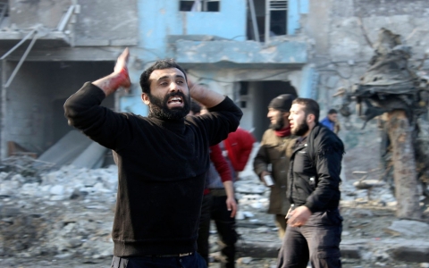 Thumbnail image for Syrian air force attacks Aleppo neighborhood with barrel bombs