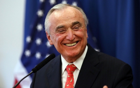 Thumbnail image for Bratton to become NYC police chief again