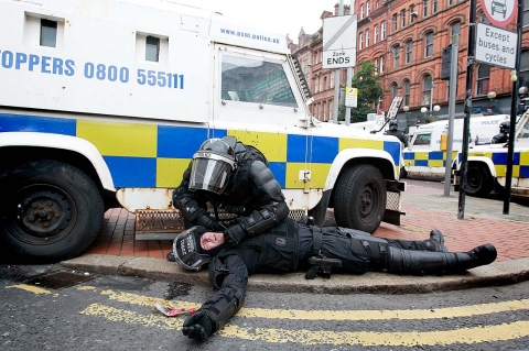 Thumbnail image for Clashes erupt in Belfast, 56 police injured