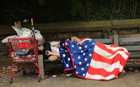 Thumbnail image for Census: Poverty rate and income remain unchanged in US