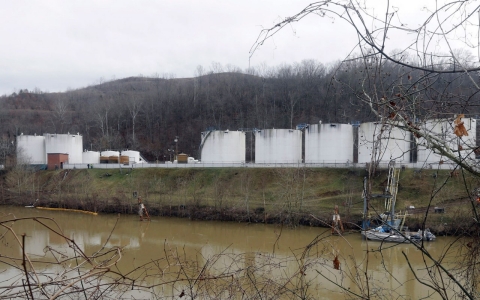 Thumbnail image for West Virginia chemical leak bigger than thought