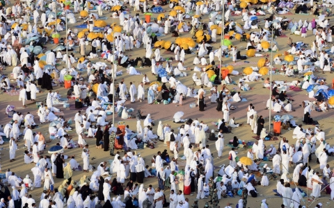 Thumbnail image for Ebola's shadow extends to would-be Mecca pilgrims