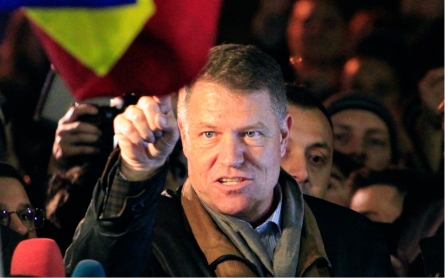 Romania’s PM concedes defeat in runoff 