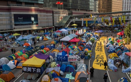 HK sets deadline for clearing protest camp