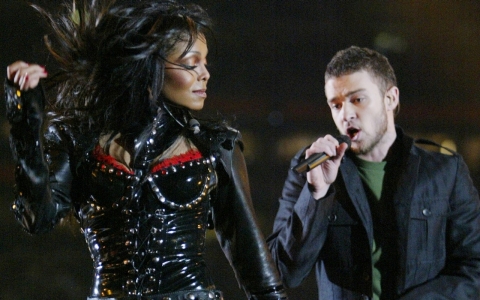 Janet Jackson and Justin Timberlake moments before the half-second, firestorm-inducing incident in 2004.