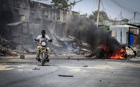 Thumbnail image for Al-Shabab kills several in Somalia bombing