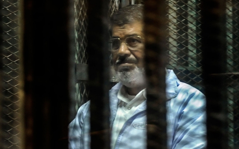 Thumbnail image for Morsi lawyers walk out, trial adjourned