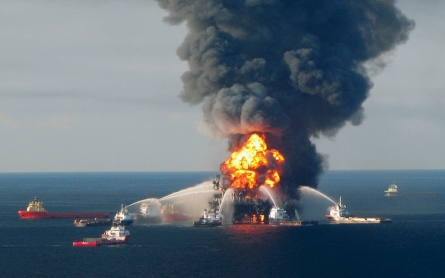 US lifts ban blocking BP from fresh federal contracts over Gulf spill