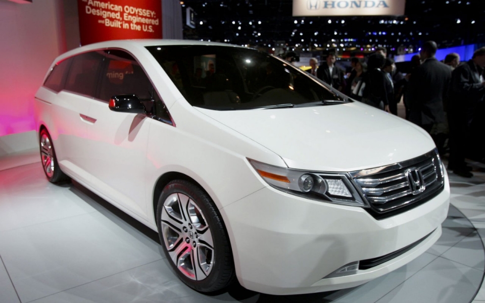 More auto recalls Honda says nearly 900,000 vans have fire risk Al