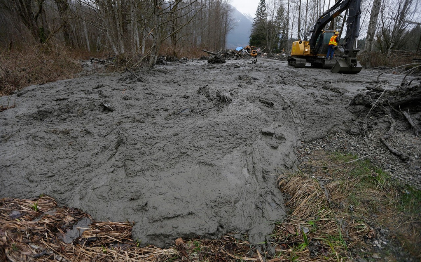 10-more-bodies-found-in-wash-mudslide-al-jazeera-america