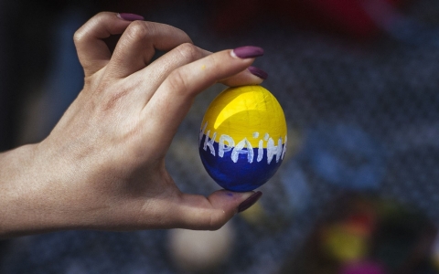 Thumbnail image for Ukraine government declares Easter truce