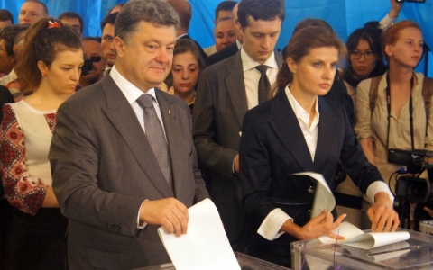 Thumbnail image for Poroshenko claims victory in Ukraine presidential election