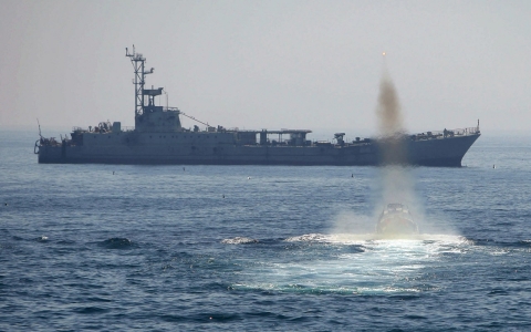 Thumbnail image for Iran commander says fleet can destroy U.S. warship in 50 seconds