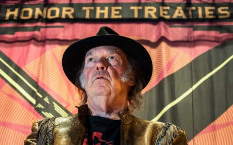 Thumbnail image for Neil Young tours to raise money for First Nations tar sands battle