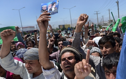 Thumbnail image for Hundreds protest alleged fraud in Afghan election