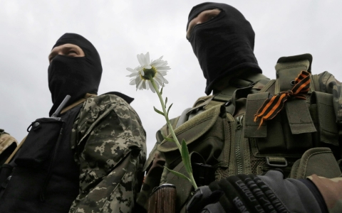 Thumbnail image for Pro-Russian separatists attack Ukrainian posts, ignoring cease-fire