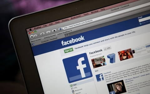 Thumbnail image for Facebook fights New York court over hundreds of warrants for user data