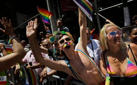 Thumbnail image for Gay pride parade hits happy, bittersweet notes in New York