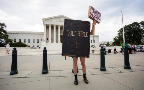 Thumbnail image for SCOTUS: Religious employers can refuse to pay for birth control coverage