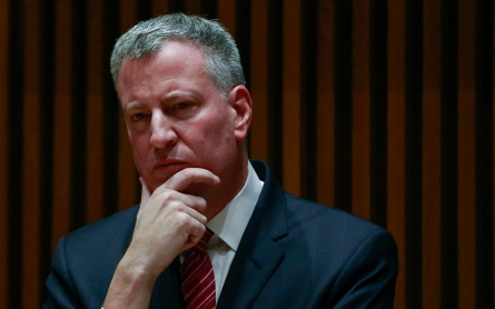 Hoping to move on from public spat, mayor showers praise on NYPD