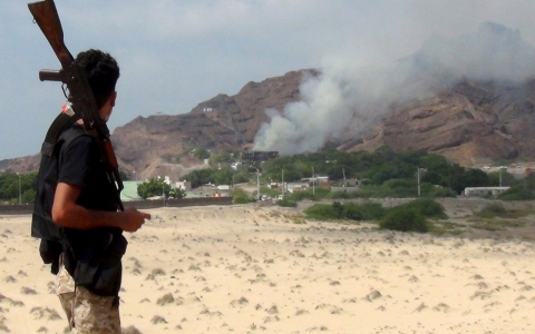 Thumbnail image for Blasts rock Aden hotel base of Yemeni gov’t, Gulf troops killed in attack