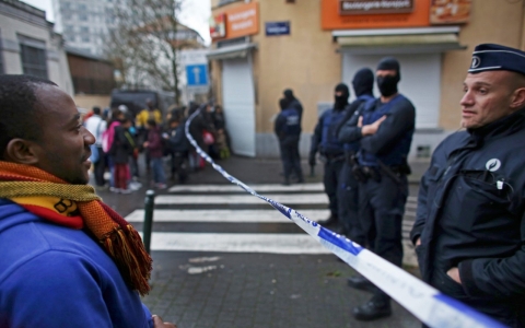 Thumbnail image for Belgian authorities seek 'entourage' linked to Paris suicide bomber