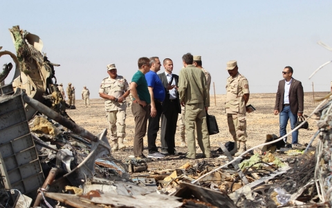 Thumbnail image for Bomb may have downed Russian jet, US and UK officials say