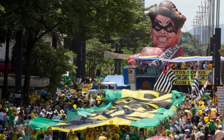 Thousands in Brazil demand president's impeachment