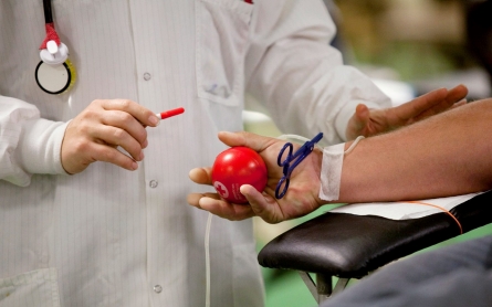 FDA overturns 30-year policy on blood donations by gay men