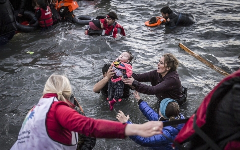 Thumbnail image for 1 million refugees enter EU in 2015; 3,600 feared dead attempting journey