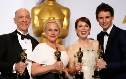 'Birdman' is best film at politically charged Oscars