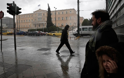 Thumbnail image for Greek government backtracks on anti-austerity but keeps support – for now