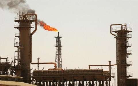 Thumbnail image for US: Iraq troops clear ISIL fighters from country’s largest oil refinery 