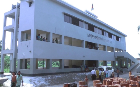 Thumbnail image for Bangladesh schools stay open — even for cyclones