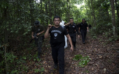 Thumbnail image for Malaysia arrests 12 policemen in connection with mass graves