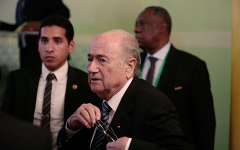 Thumbnail image for Blatter calls crisis meeting amid FIFA probe