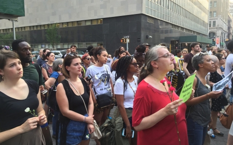 Thumbnail image for New Yorkers gather in vigil to honor Kalief Browder