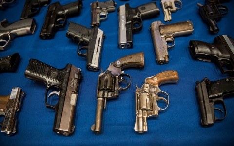 Thumbnail image for Charleston mayor calls for stricter gun laws after church shooting